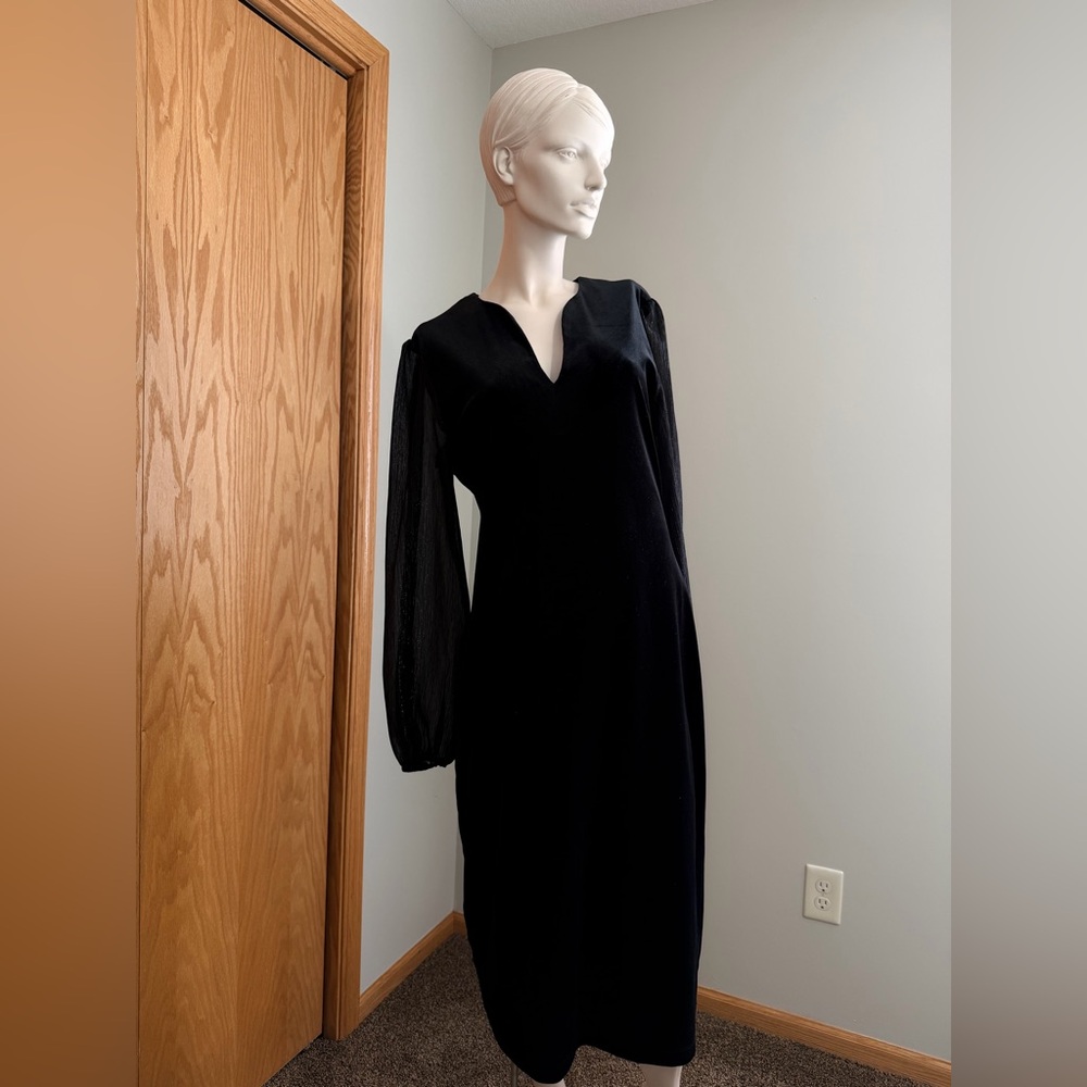 Connected Apparel Black Velvet Knee Length, Long Sleeve Dress
